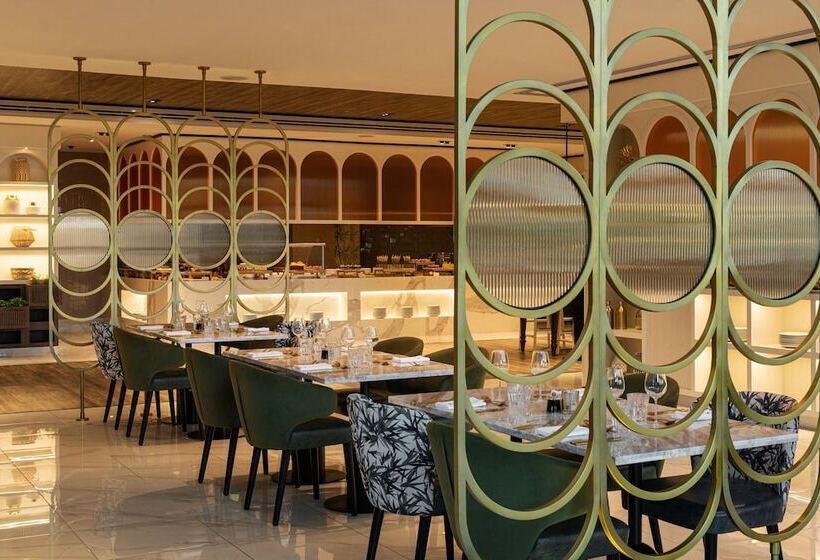 هتل The Westin Dubai Mina Seyahi Beach Resort And Waterpark