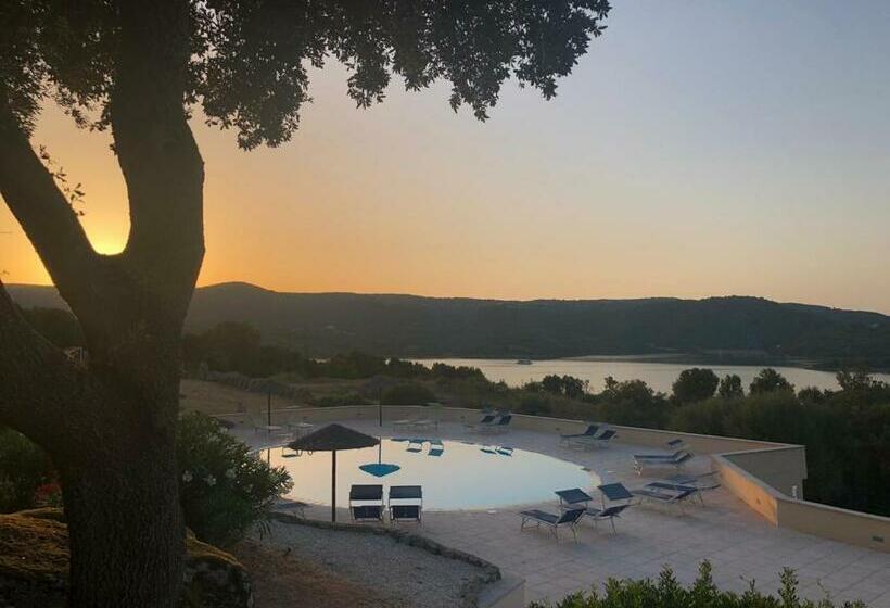 בית מלון כפרי Valkarana Country Relais