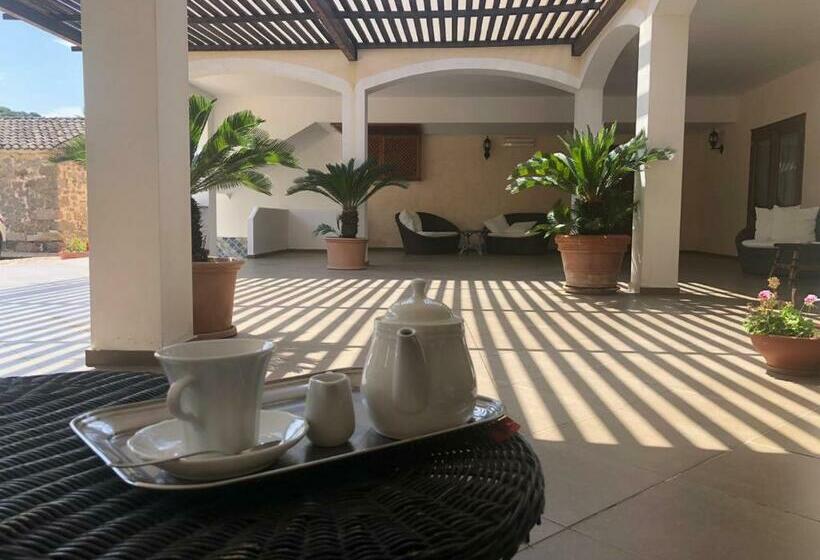 בית מלון כפרי Valkarana Country Relais