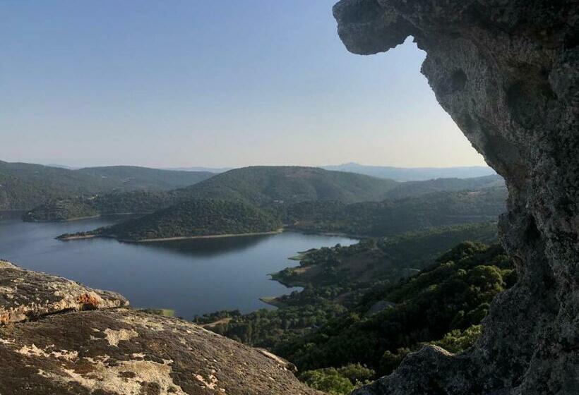 בית מלון כפרי Valkarana Country Relais