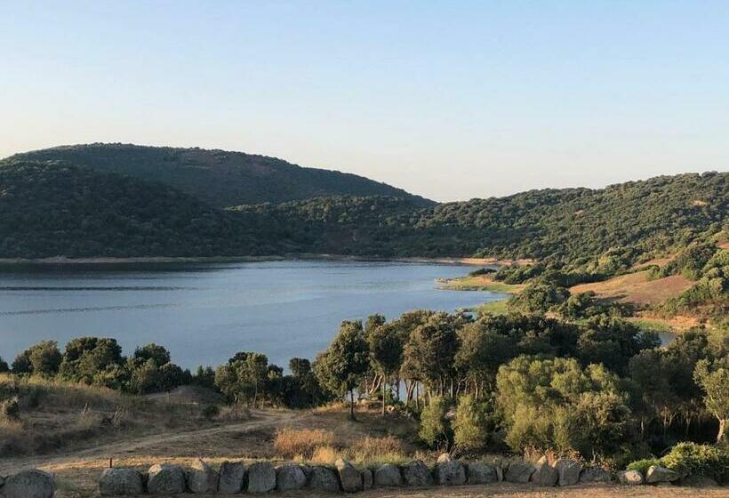 בית מלון כפרי Valkarana Country Relais