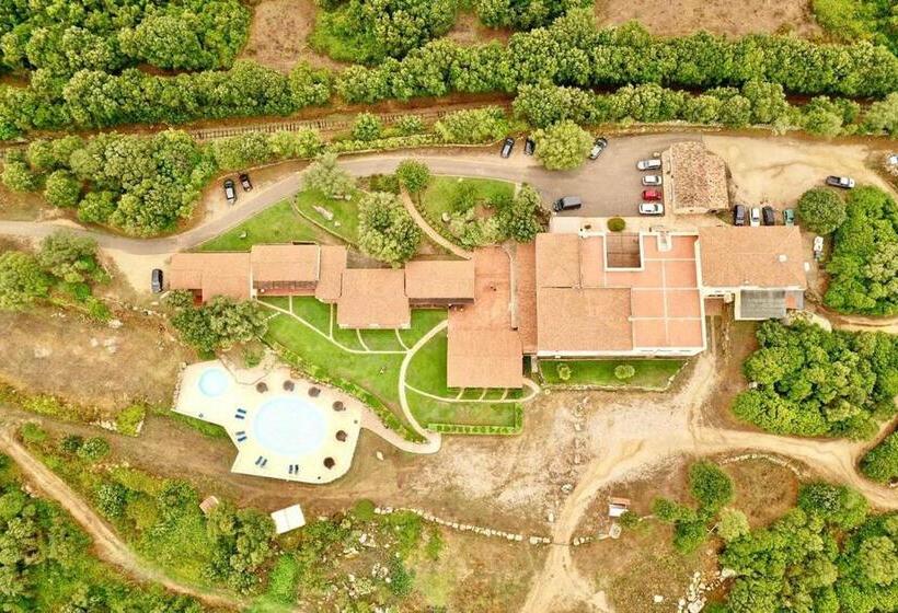 בית מלון כפרי Valkarana Country Relais