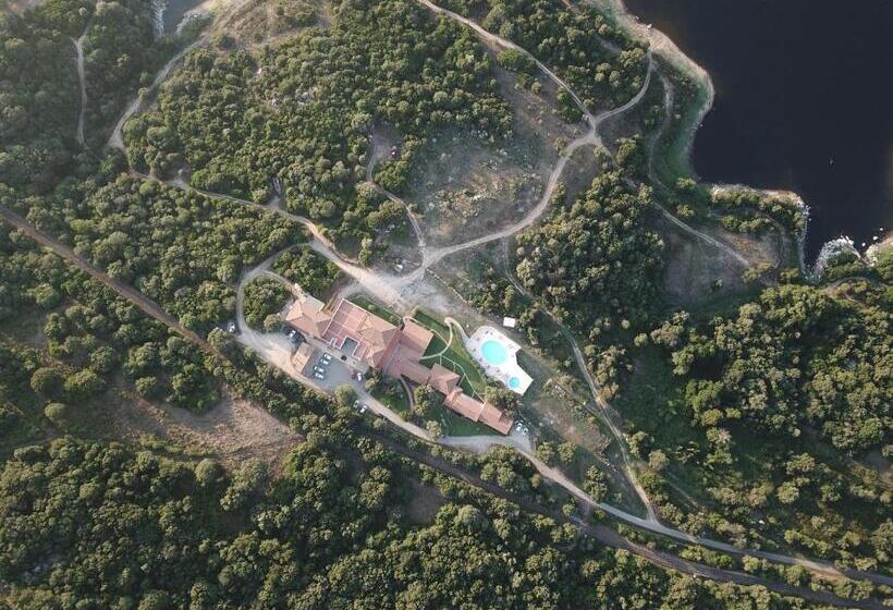 בית מלון כפרי Valkarana Country Relais