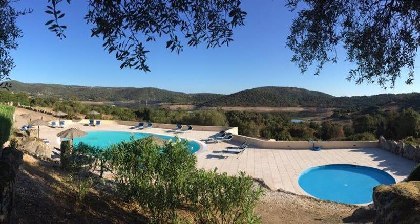 בית מלון כפרי Valkarana Country Relais