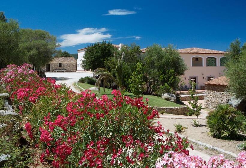 בית מלון כפרי Valkarana Country Relais