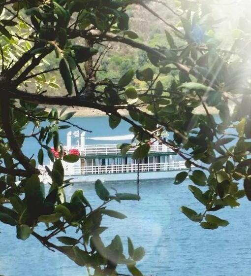 בית מלון כפרי Valkarana Country Relais