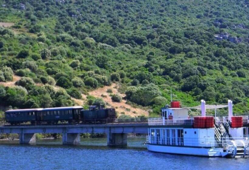 בית מלון כפרי Valkarana Country Relais