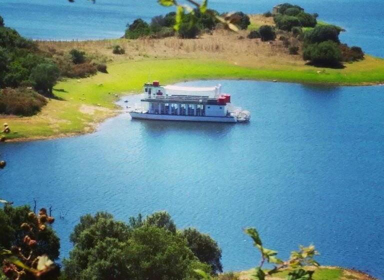 בית מלון כפרי Valkarana Country Relais