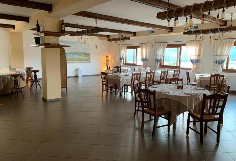 בית מלון כפרי Valkarana Country Relais