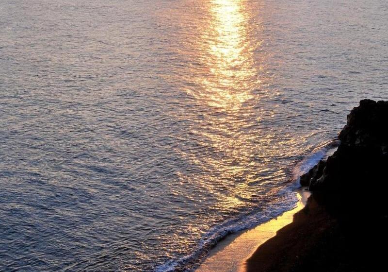 Отель Villaggio Stromboli  Isola Di Stromboli