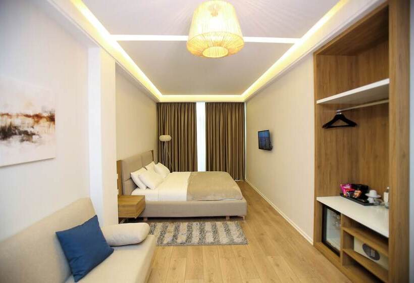 هتل Vlora International