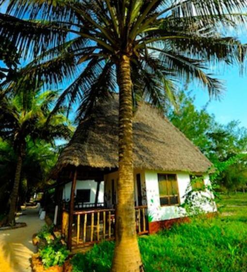 בית מלון כפרי Waikiki Zanzibar Resort