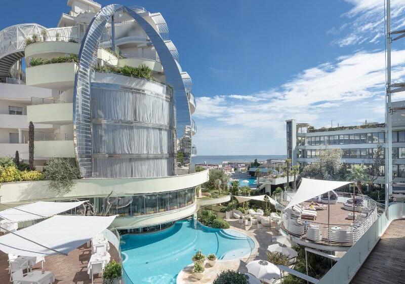 ホテル Waldorf  Premier Resort