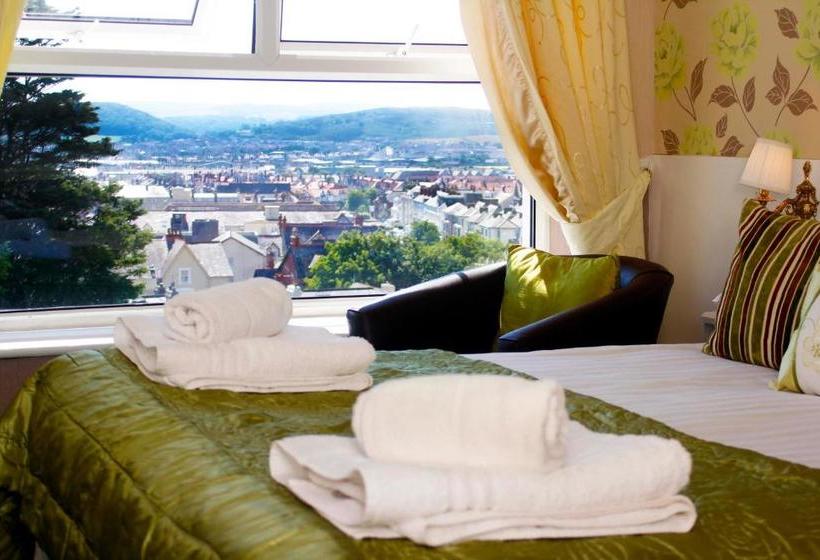 فندق Warwick House