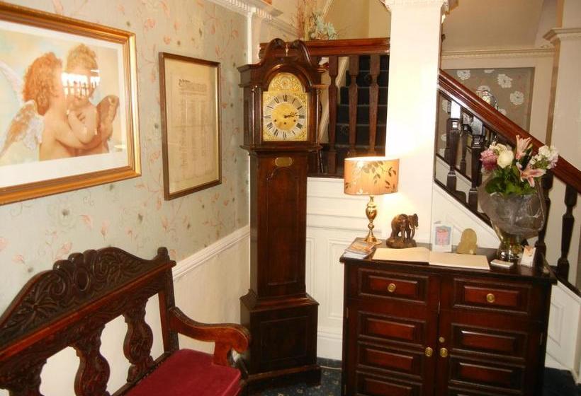 فندق Warwick House