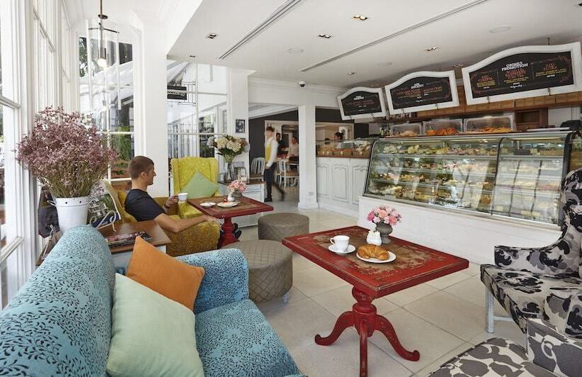 هتل Woodlands Suites Serviced Residences   Sha Extra Plus