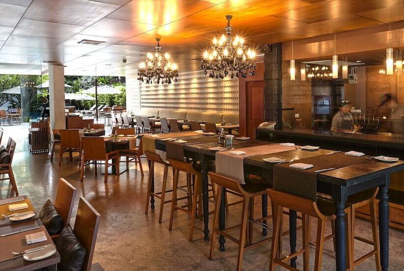 هتل Woodlands Suites Serviced Residences   Sha Extra Plus