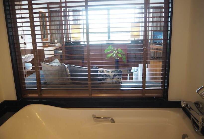 هتل Woodlands Suites Serviced Residences   Sha Extra Plus