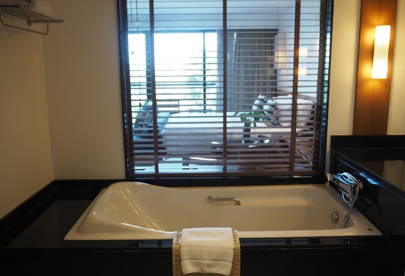 هتل Woodlands Suites Serviced Residences   Sha Extra Plus