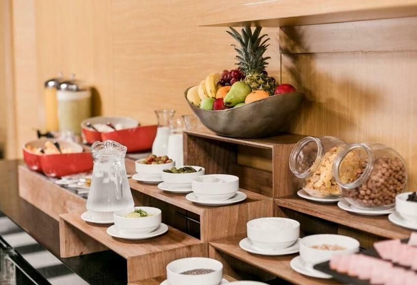 هتل Costa Del Sol Wyndham Tumbes