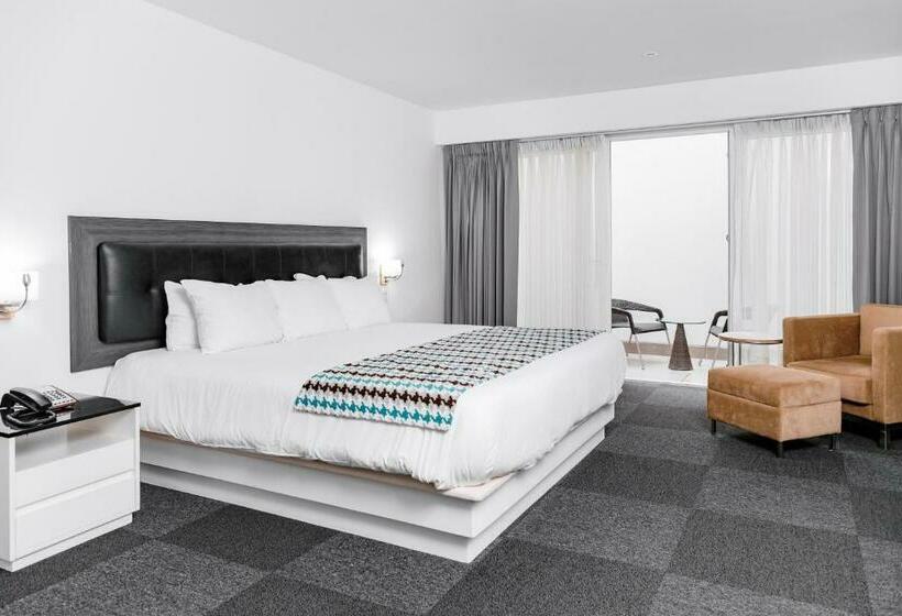 هتل Costa Del Sol Wyndham Tumbes