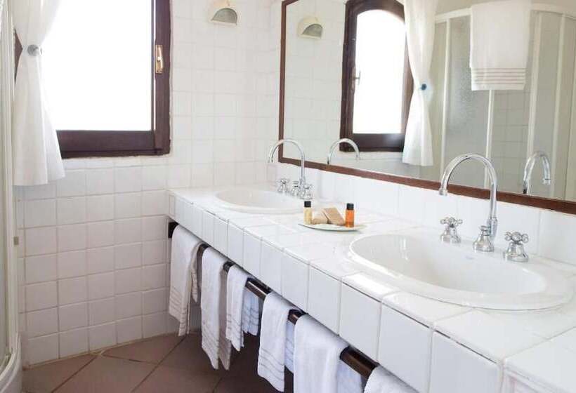 La Jacia Hotel & Resort