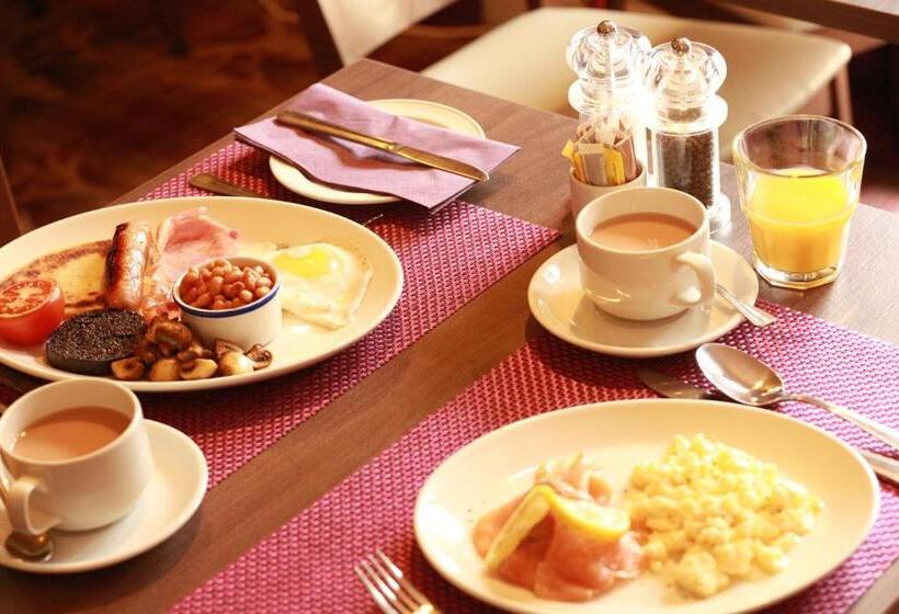 Macdonald Hotel & Cabins