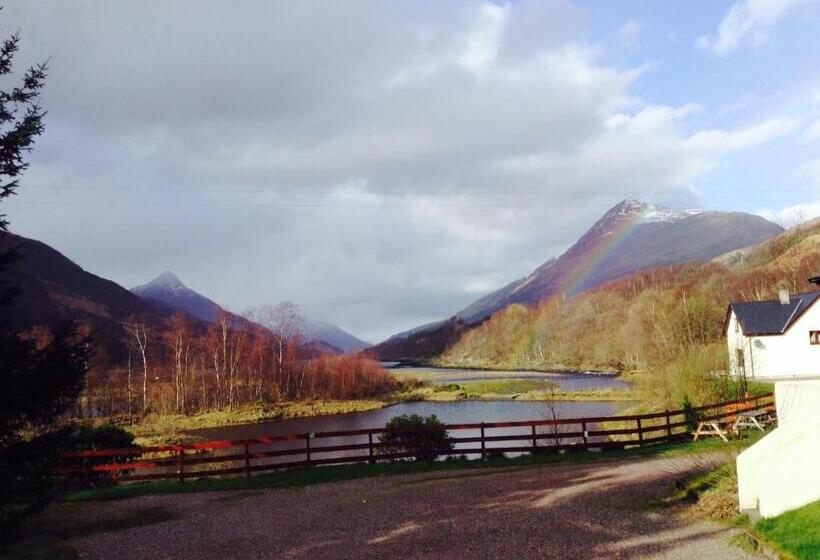 Macdonald Hotel & Cabins