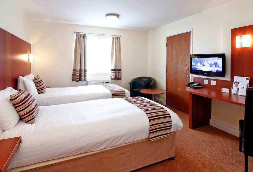 Mercure Swindon South Marston Hotel & Spa