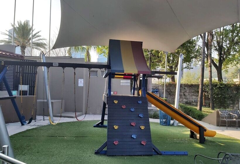 Novotel Monterrey Valle