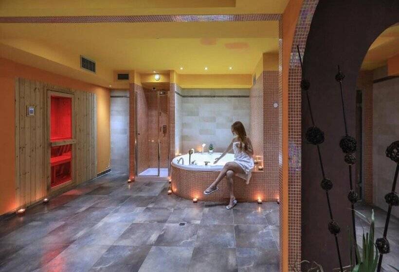 Palace Pontedilegno Resort