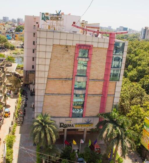 호텔 Royal Regency