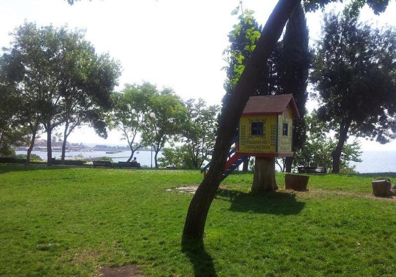 Sunny Dreams Aparthotel