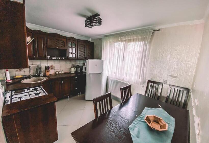 هاستل коттедж пятое колесо 1