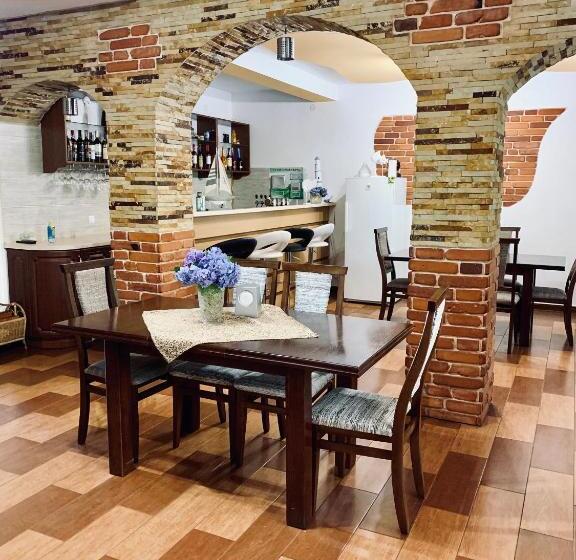 旅馆 янтарная форель