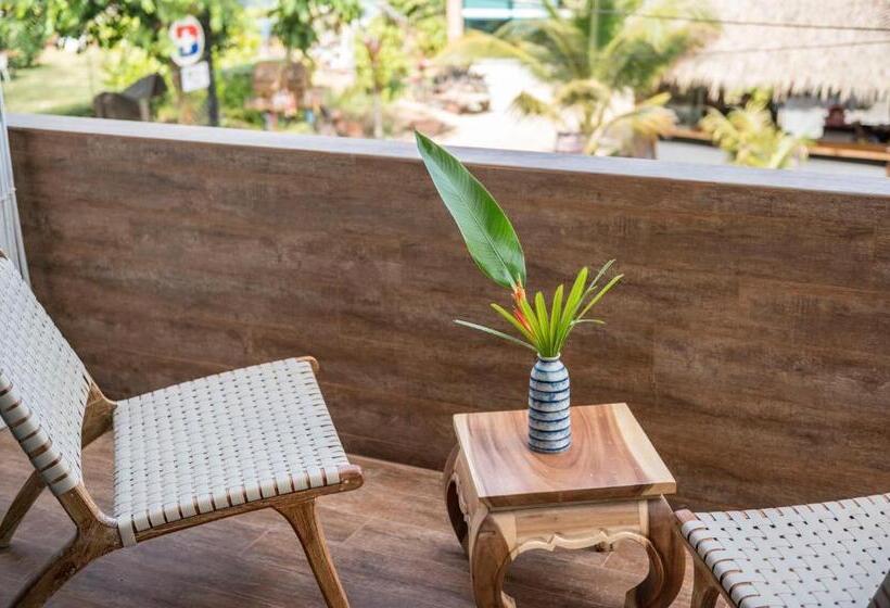 فندق صغير By The Sea Koh Mak Boutique Guesthouse