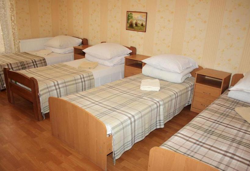 הוסטל Inn Khlibodarskiy
