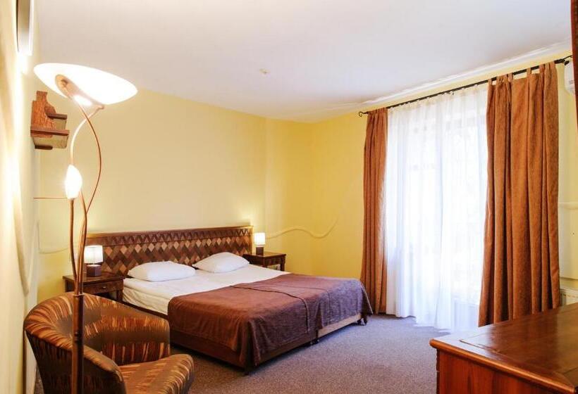 Отель трипільське сонце