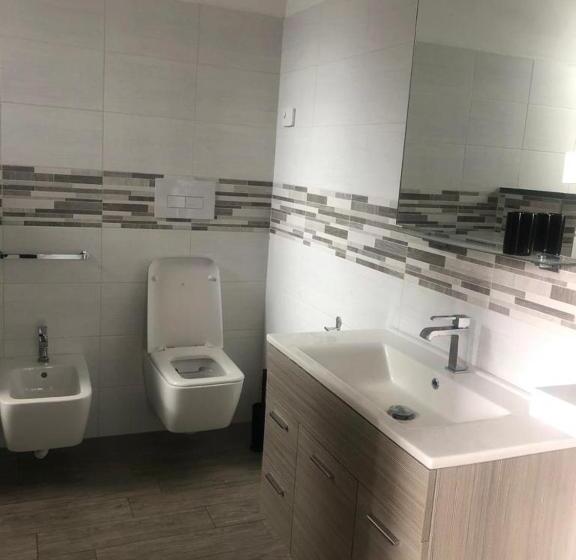 فندق Antica Campione Rooms & Hostel