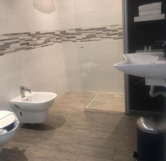 فندق Antica Campione Rooms & Hostel