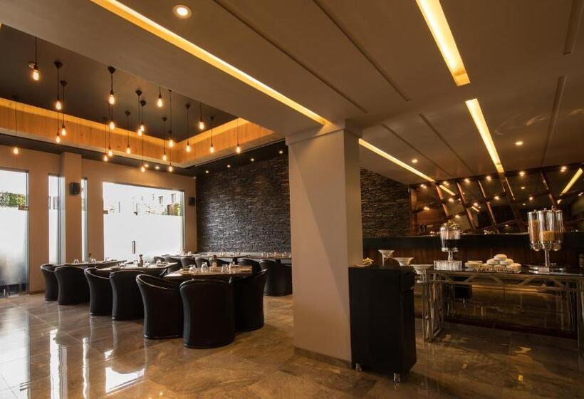 فندق Enrise By Sayaji Ahmednagar