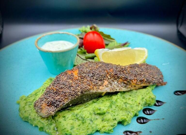 בית מלון כפרי Biruza Club