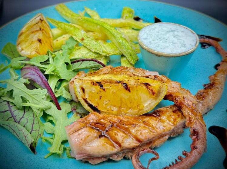 בית מלון כפרי Biruza Club