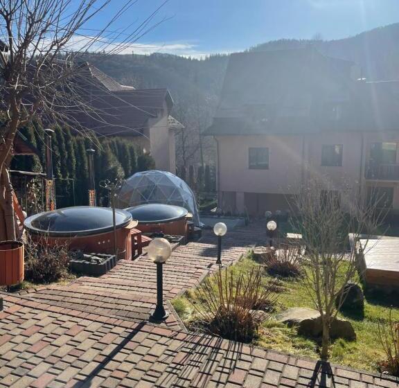 هتل کپسول краса карпат