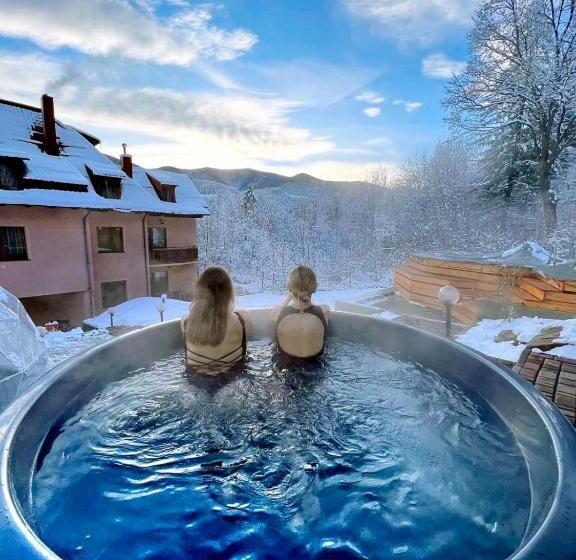 هتل کپسول краса карпат