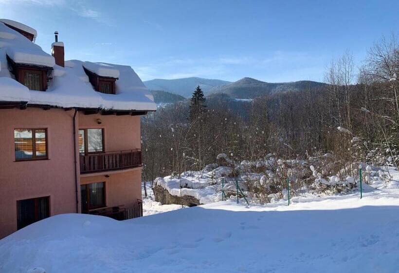 هتل کپسول краса карпат