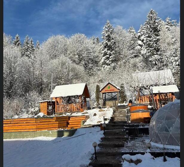 هتل کپسول краса карпат