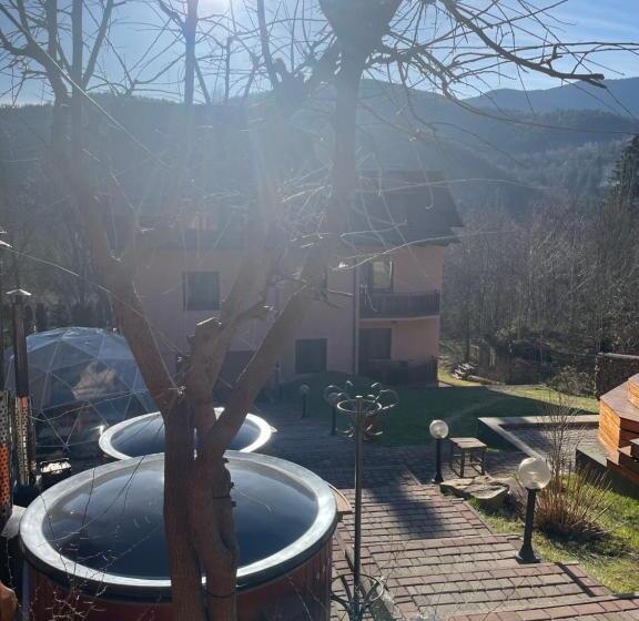 هتل کپسول краса карпат