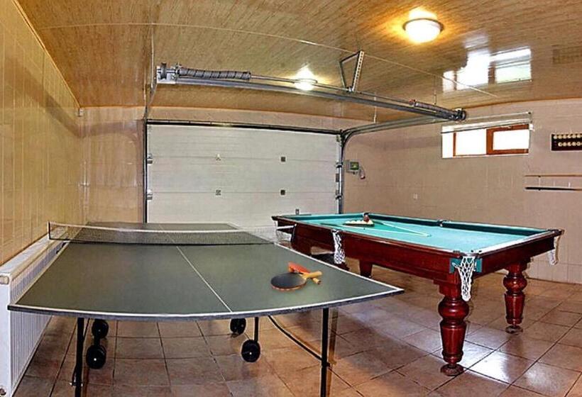 هتل کپسول краса карпат