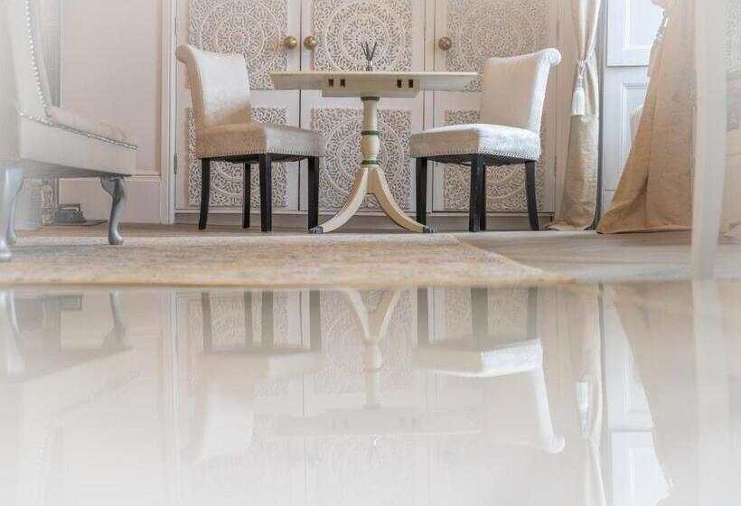 فندق Croydon Hall